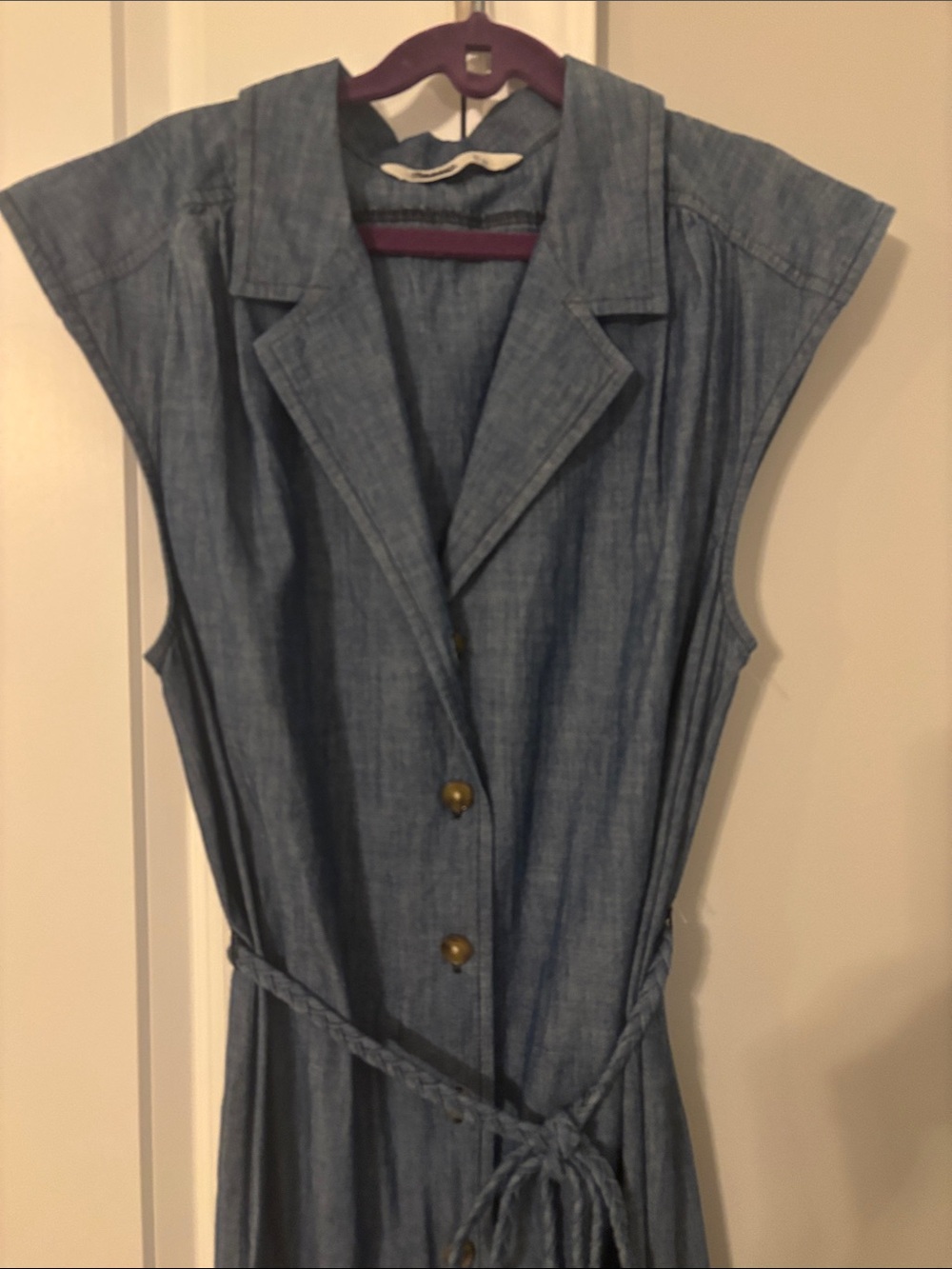 Old Navy Blue Sleeveless Button-Front Chambray Dress with Tie Belt - Picture 2 of 4